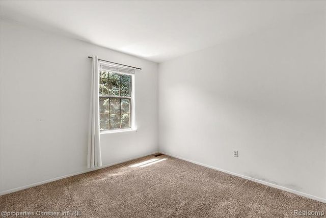 3173 Hidden Ridge Drive, Waterford, MI 48328