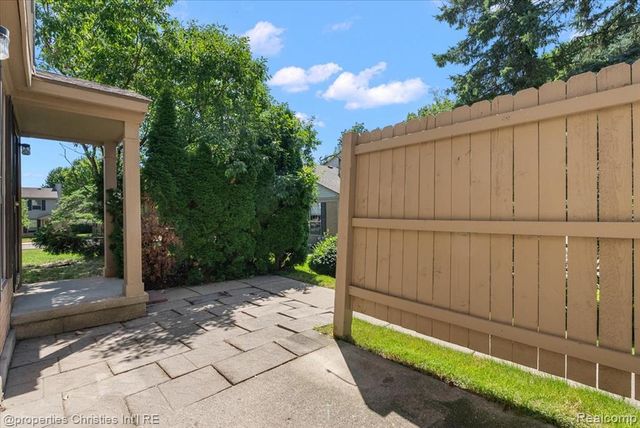 3173 Hidden Ridge Drive, Waterford, MI 48328