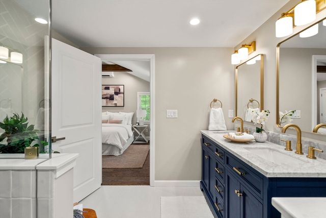 16 Churchill Rd, Plympton, MA 02367