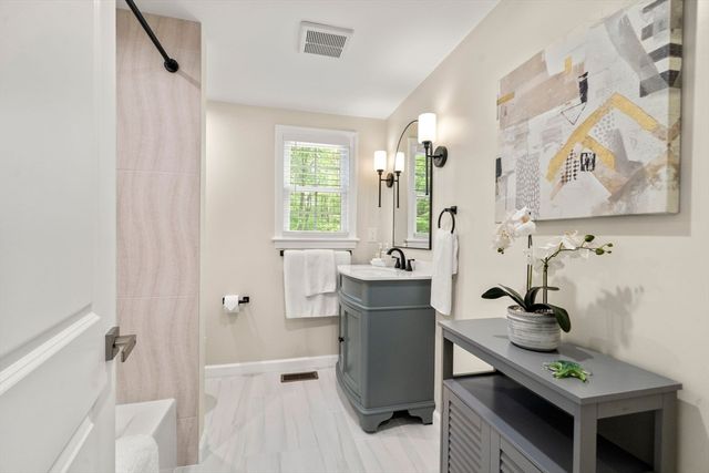 16 Churchill Rd, Plympton, MA 02367