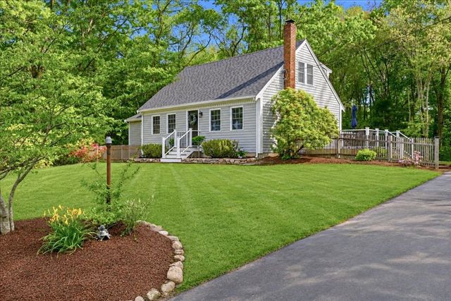 16 Churchill Rd, Plympton, MA 02367