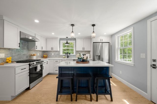 16 Churchill Rd, Plympton, MA 02367