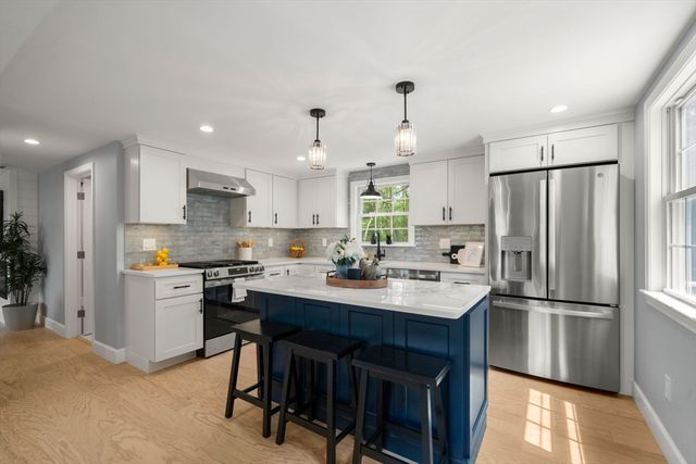 16 Churchill Rd, Plympton, MA 02367
