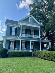 206 Linton Avenue, Natchez, MS 39120