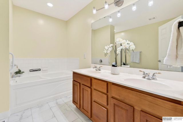 14003 Kelly Drive, Bellevue, NE 68123