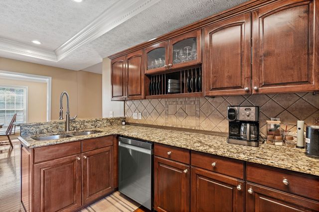 262 Bayhill Dr, Gallatin, TN 37066