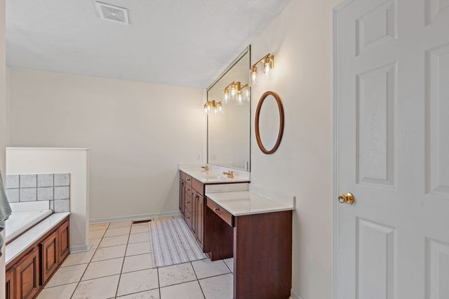 262 Bayhill Dr, Gallatin, TN 37066