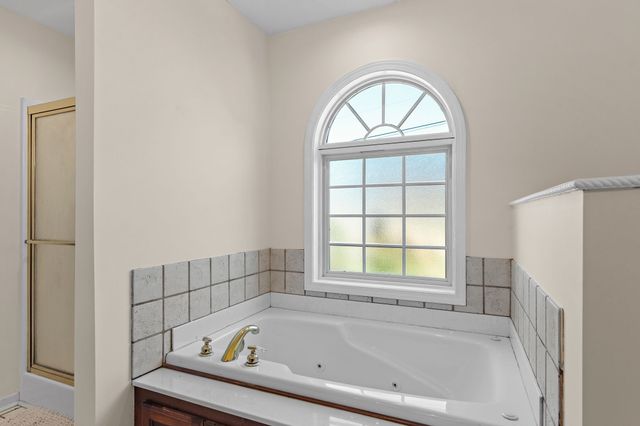 262 Bayhill Dr, Gallatin, TN 37066
