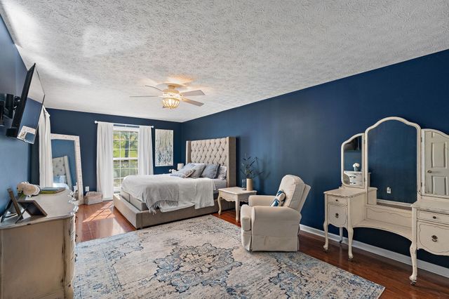 262 Bayhill Dr, Gallatin, TN 37066
