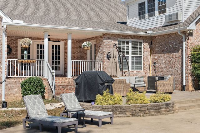 262 Bayhill Dr, Gallatin, TN 37066