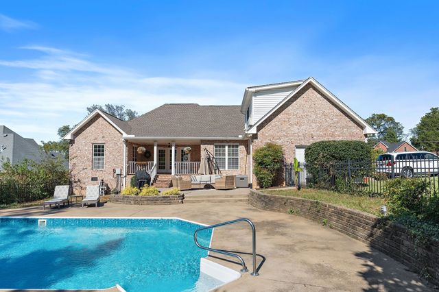 262 Bayhill Dr, Gallatin, TN 37066