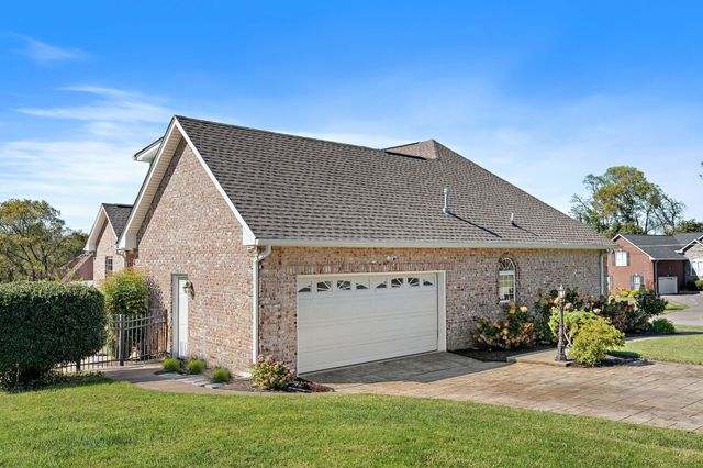 262 Bayhill Dr, Gallatin, TN 37066