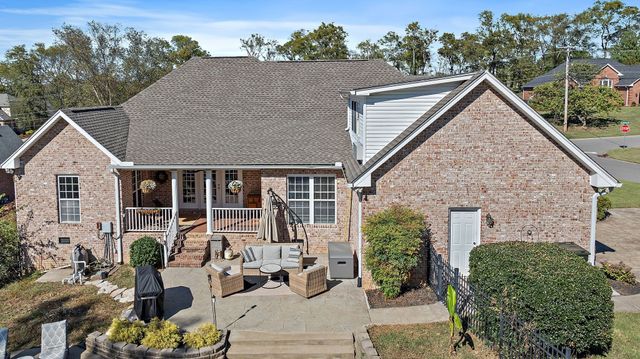 262 Bayhill Dr, Gallatin, TN 37066