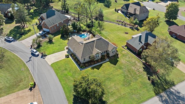 262 Bayhill Dr, Gallatin, TN 37066