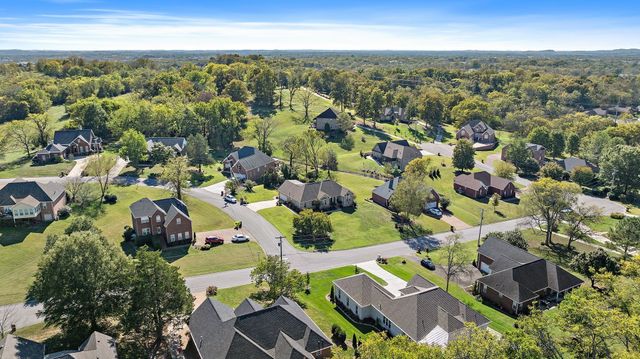262 Bayhill Dr, Gallatin, TN 37066