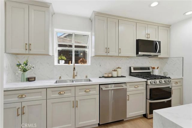 24308 Highlander Road, West Hills, CA 91307