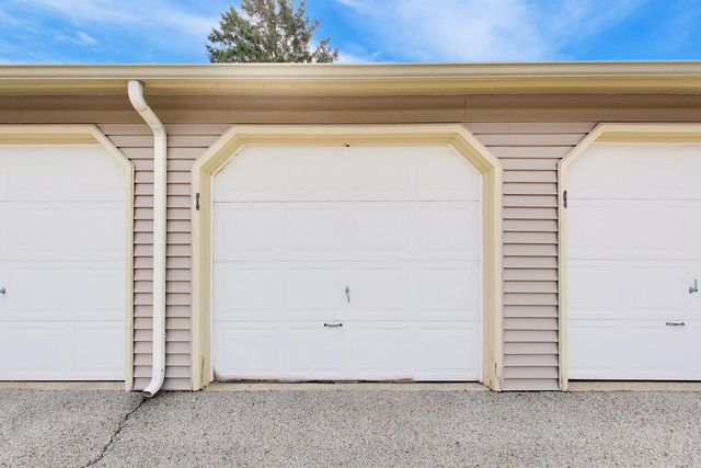 913 Campbell Drive, Gurnee, IL 60031