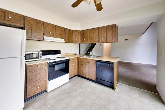 913 Campbell Drive, Gurnee, IL 60031