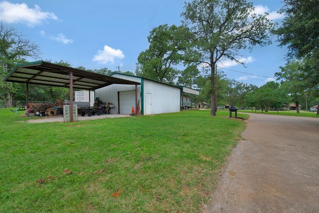 301 Ryan Avenue, Burleson, TX 76028