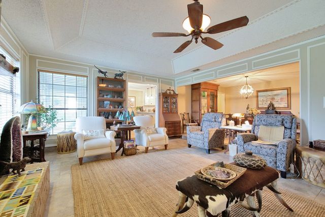 301 Ryan Avenue, Burleson, TX 76028