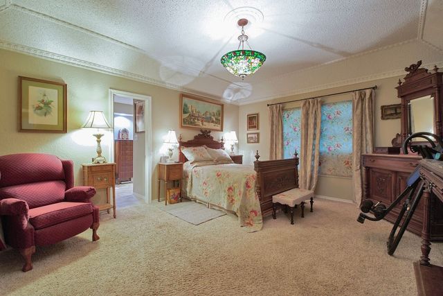 301 Ryan Avenue, Burleson, TX 76028