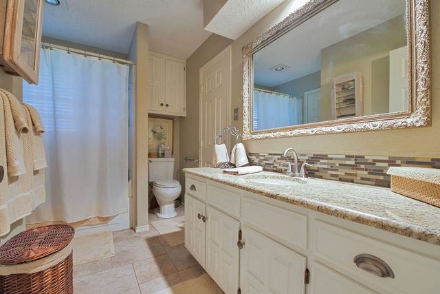 301 Ryan Avenue, Burleson, TX 76028
