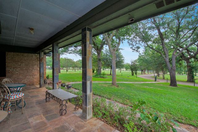 301 Ryan Avenue, Burleson, TX 76028
