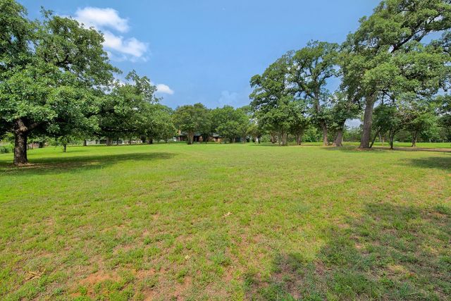 301 Ryan Avenue, Burleson, TX 76028