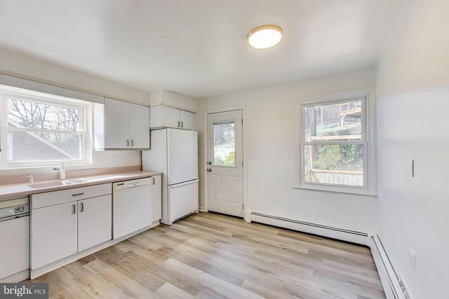 3212 CREST AVE, Cheverly, MD 20785