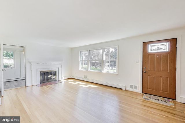 3212 CREST AVE, Cheverly, MD 20785