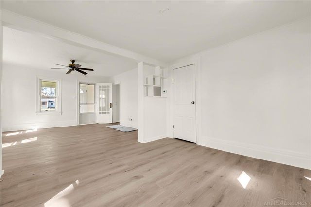 738 N Ninth Street, Saint Clair, MI 48079