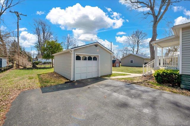 738 N Ninth Street, Saint Clair, MI 48079