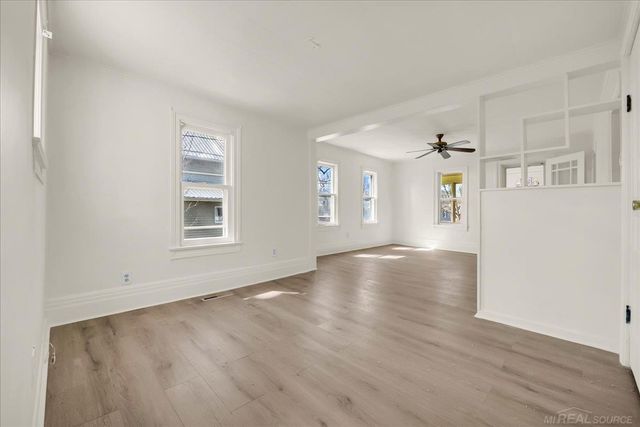 738 N Ninth Street, Saint Clair, MI 48079