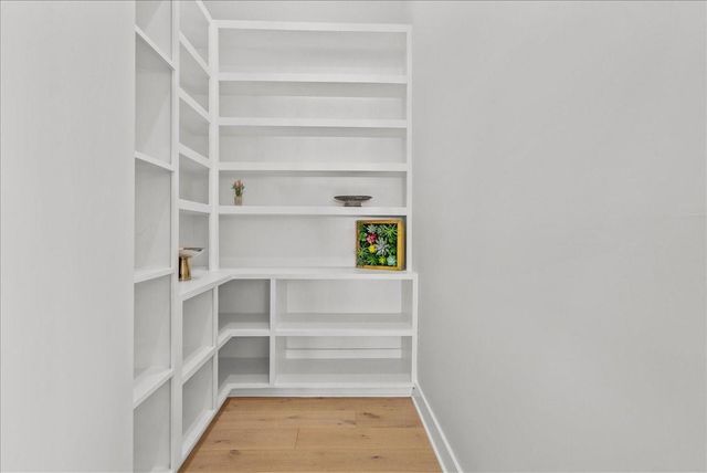 516 Reinerman Street, Houston, TX 77007