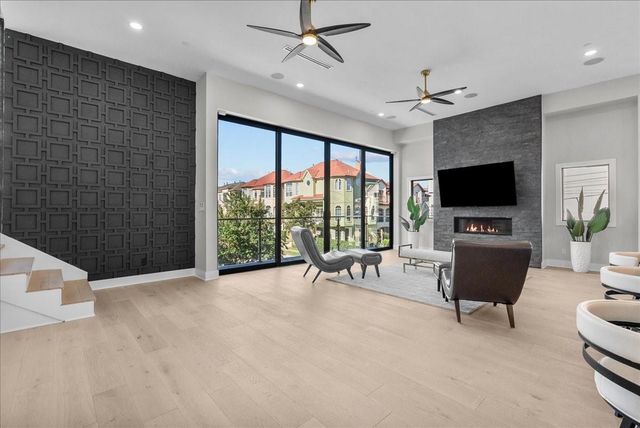 516 Reinerman Street, Houston, TX 77007