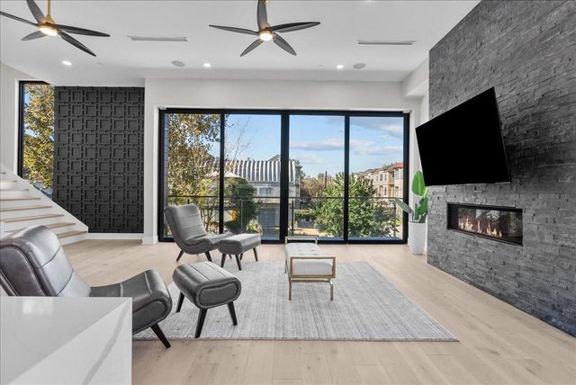 516 Reinerman Street, Houston, TX 77007