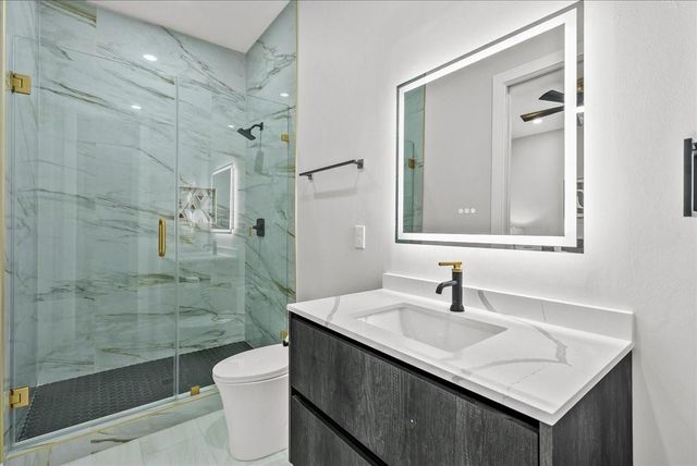 516 Reinerman Street, Houston, TX 77007