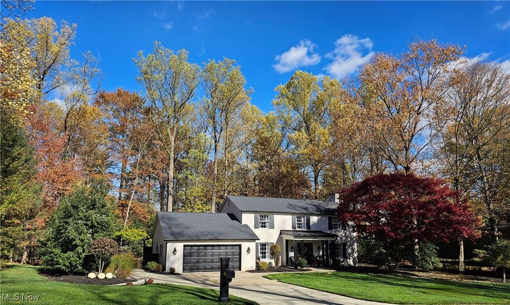 2385 Oakway Street NW, North Canton, OH 44720