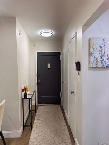 65-15 38th Avenue 6R, Woodside, NY 11377