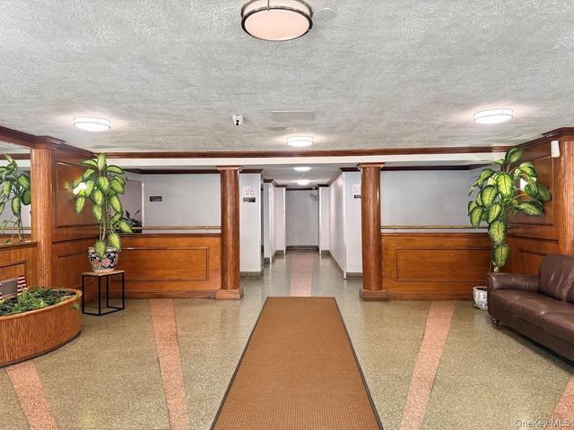 65-15 38th Avenue 6R, Woodside, NY 11377