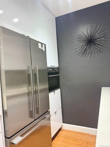 65-15 38th Avenue 6R, Woodside, NY 11377