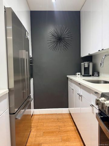 65-15 38th Avenue 6R, Woodside, NY 11377