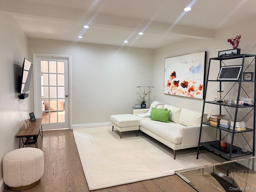 65-15 38th Avenue 6R, Woodside, NY 11377 — photo 2