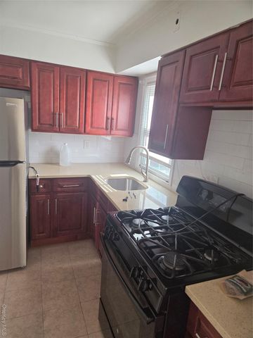 221-20 137th Avenue, Springfield Gardens, NY 11413