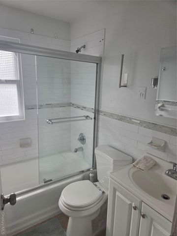 221-20 137th Avenue, Springfield Gardens, NY 11413