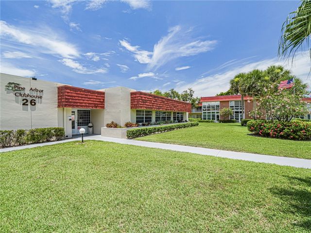 25 Pine Arbor Lane 104, Vero Beach, FL 32962