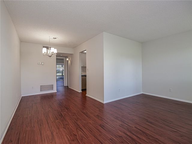 25 Pine Arbor Lane 104, Vero Beach, FL 32962