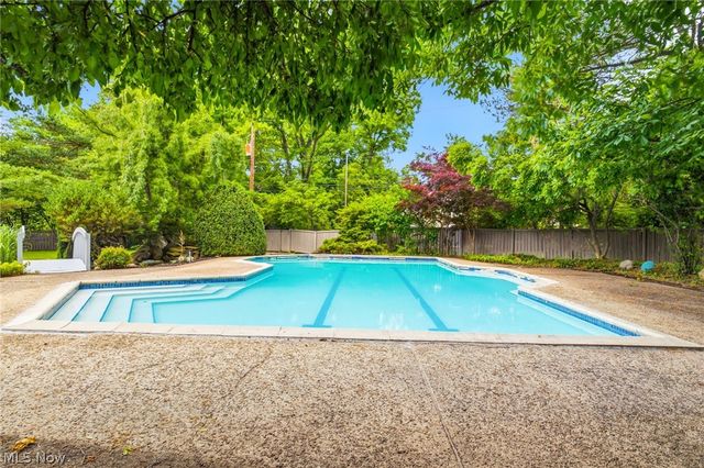 4411 University Pky, University Heights, OH 44118