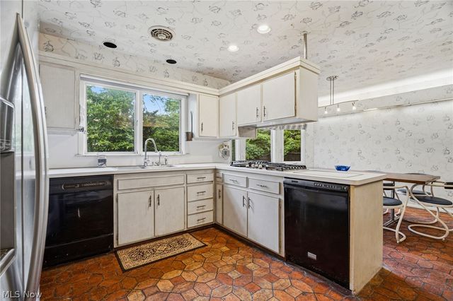 4411 University Pky, University Heights, OH 44118