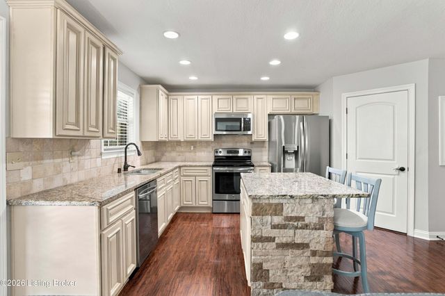 130 Cessna Ct, Taylorsville, KY 40071